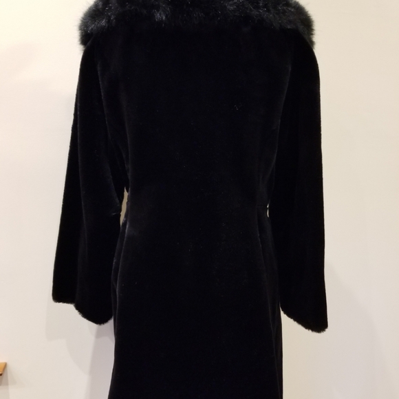Faux Fur Coat - Picture 4 of 5